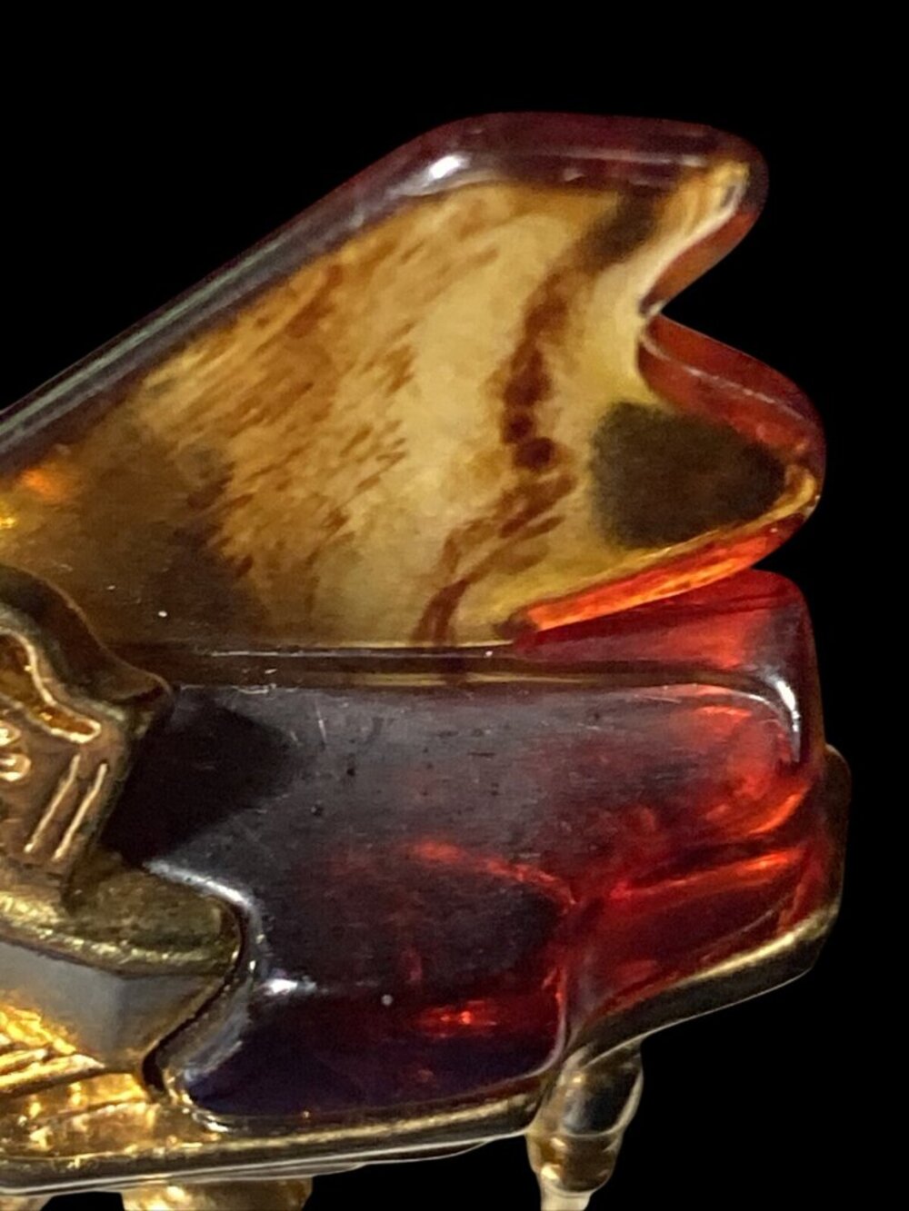 Vintage Avon Grand Piano Lapel Pin Brown Lucite Gold Tone Setting 1996 - Picture 4 of 8